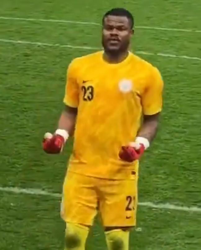 乐鱼app下载-比赛中毛巾多次被摩洛哥球童偷拿走，尼日利亚国门愤而竖中指